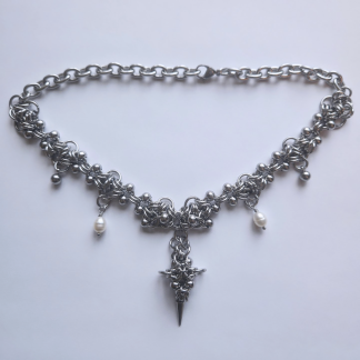 Baroque Chainmaille Necklace with Pearl Accents