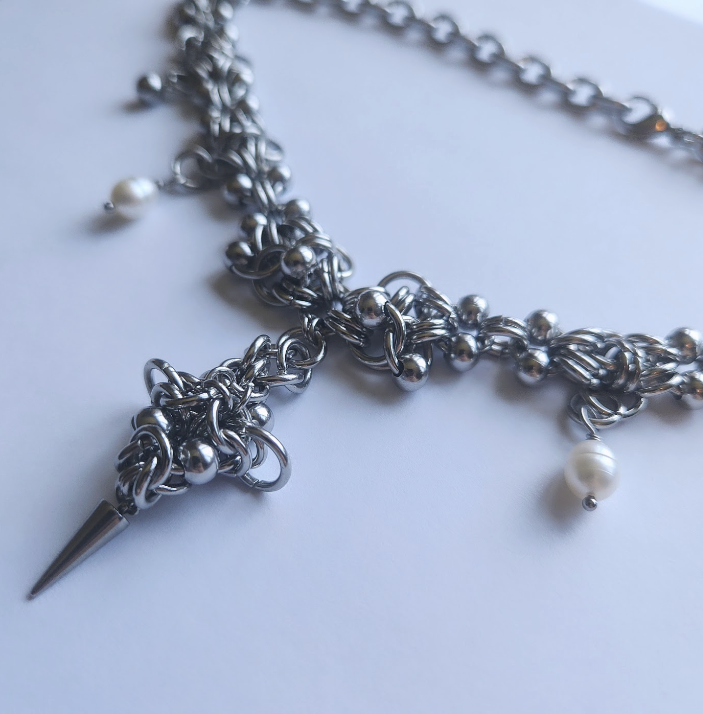 Baroque Chainmaille Necklace with Pearl Accents - Image 2